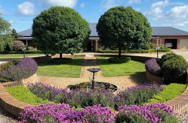 The Grand Country House Farmstay in Nashdale! Perfect family getaway