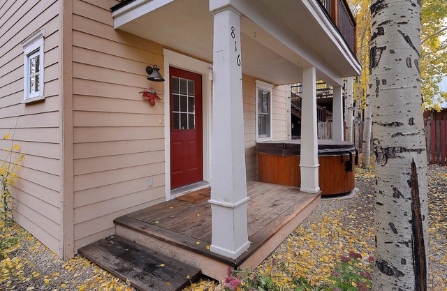 The Grand Escape - Great Duplex on Elk. Hot tub