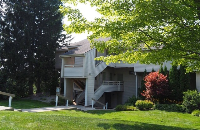 The Grand Getaway - Gorgeous and Great Location for Exploring the Traverse City Area!