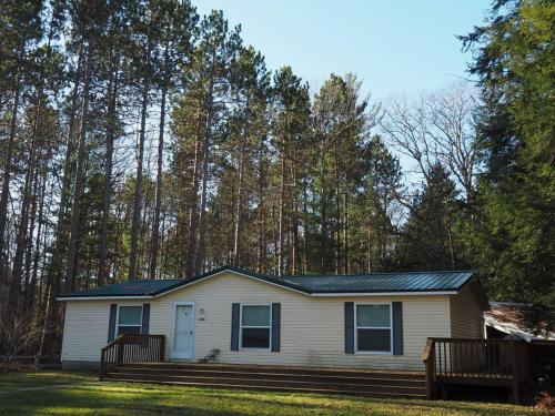 The Green Lake Getaway - Shared Lake Access!