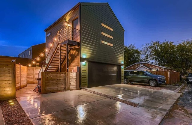 The Green Room Studio-Walk to Square & River Trail