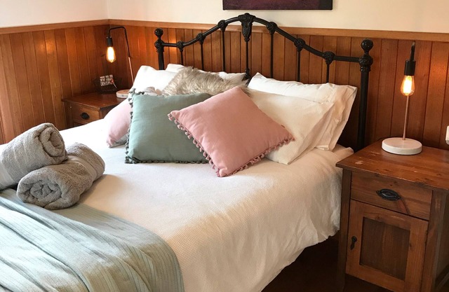 The Green Room Wattle Glen, boutique cottage