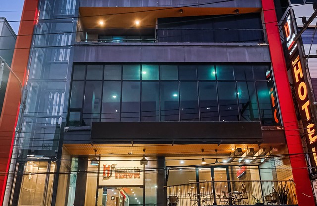 the harbour front hotel