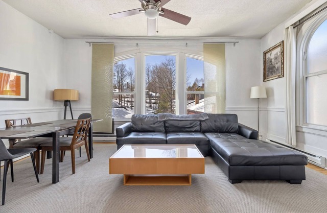 The Haus on Mirror Lake Suite 5
