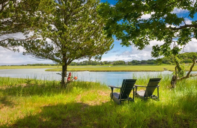 The Hideaway: Creekfront & Private Beach