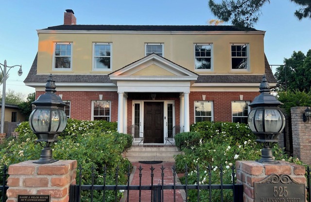 The Historic Harry J. Felch House - Prime Location