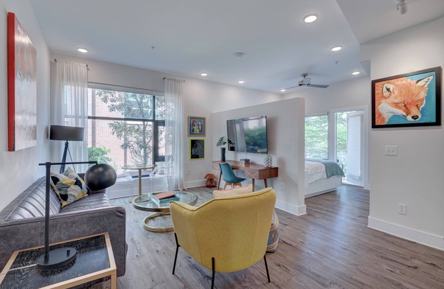 The Hive 102 King Balcony Pet Friendly by BlueStar