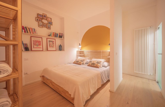 The House of Nina and the Moon