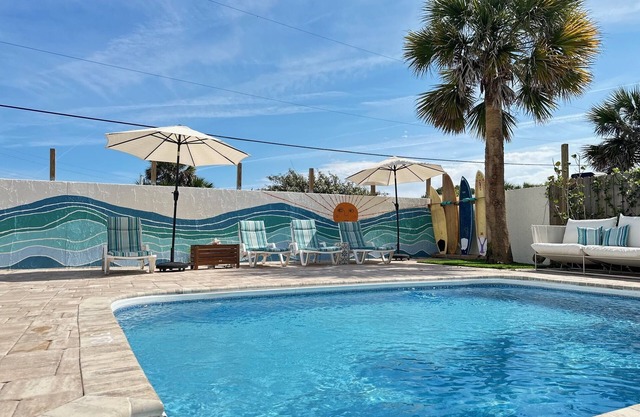 The Hula Hut in Vilano Beach - Pool Home one block to the beach