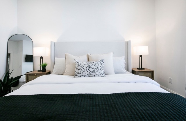 The Hurley, Discounted rate for S. Carolina game!