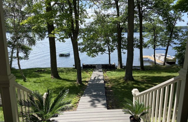 The Island House - Balsam Lake