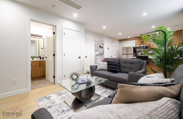 The Jasper, AC, 4 BD, Sleeps 8, Near DT & WEM!