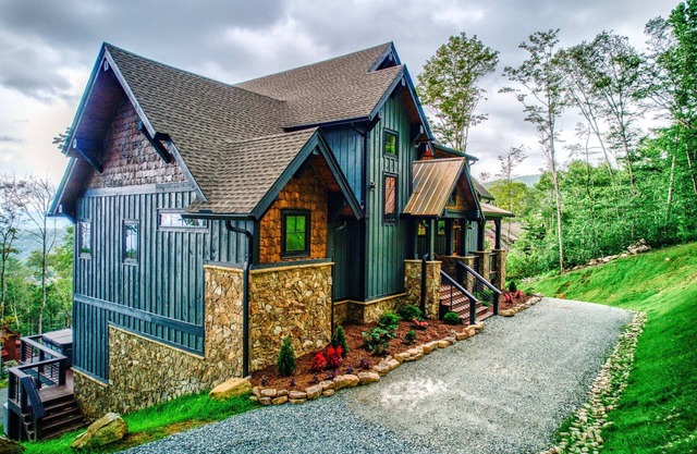 The JEM Mine at Eagles Nest: Views, Hot Tub, Ping Pong, Foosball, 3 Fireplaces!