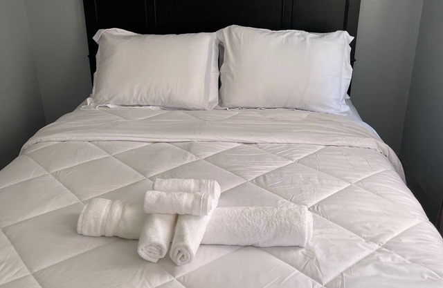 The L's Luxury 1- Newly renovated Downstairs Apartment