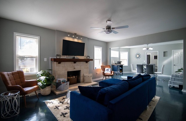 The Landing is a Cheerful 3 bedroom 2 bath home!