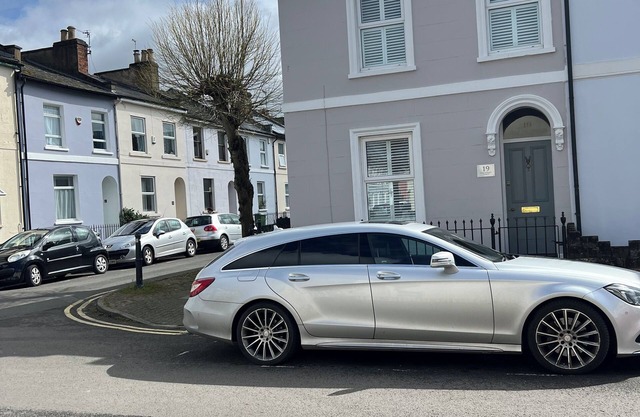 The Lilypad - Beautiful Cheltenham Town House and a short walk to Race Course