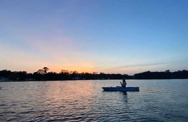 The little Lake House - Beautiful Lake Front Cottage - Close to Everything