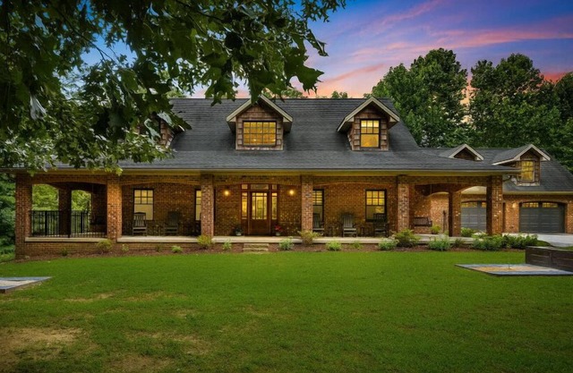 The Lodge at The Huntly Estate | Peaceful Mountain Escape | Weddings & Events