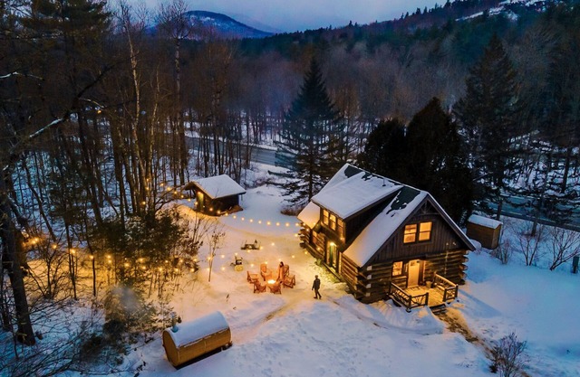 The Log Cabin near Whiteface, Hot Tub, Sauna & Swimming Hole