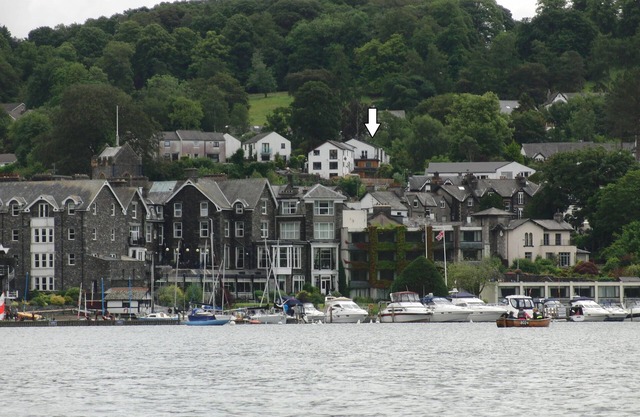 The Lookout Lodge, lake views and roof top terrace.