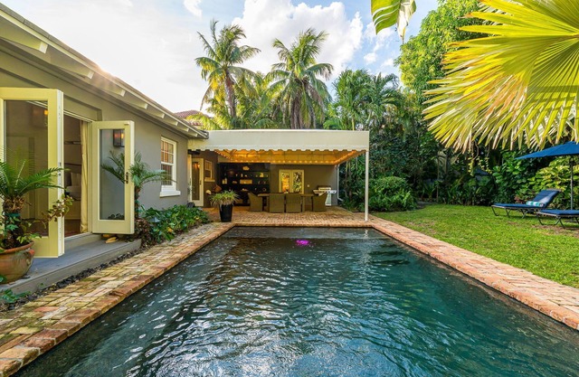 The Mango Hideout | Saltwater Pool & Hot Tub!