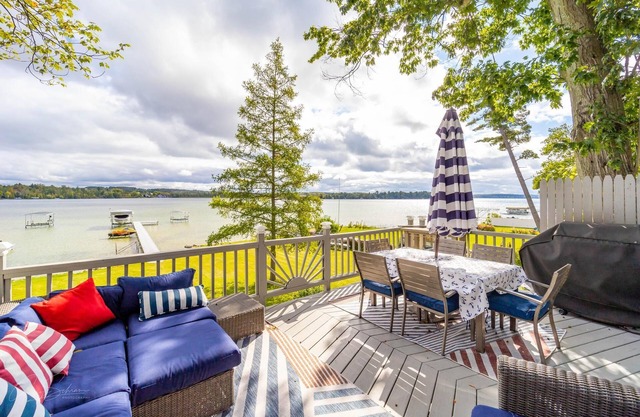 The Memory Maker on Elk Lake, Fall Color Availability, Wineries, Golf, Kayaks