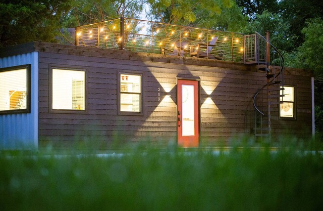 The Merlot - Unique Container Home Near Waco Attractions