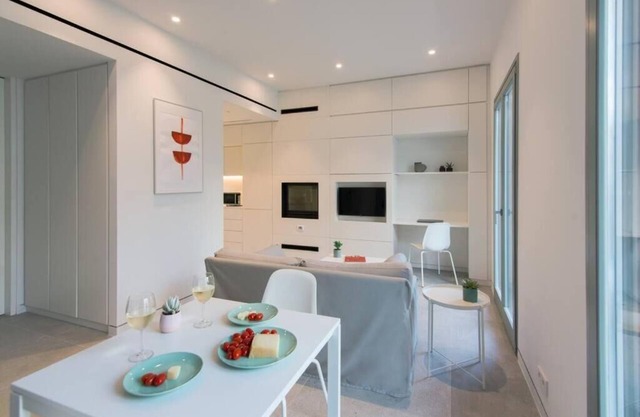 The Met Main Suite 2, cozy suite in the Cathedral Square, Rethymno!