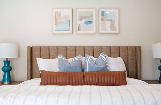 🌲The Monroe ⛰️Pet Friendly Townhouse With Majestic Views and EV Charger Hookup