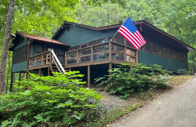 The Nest is Best in Bear Paw, Murphy, NC.