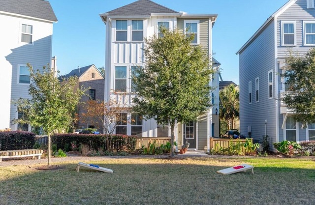 The Newman Premier: Luxury 4br Park Circle Home