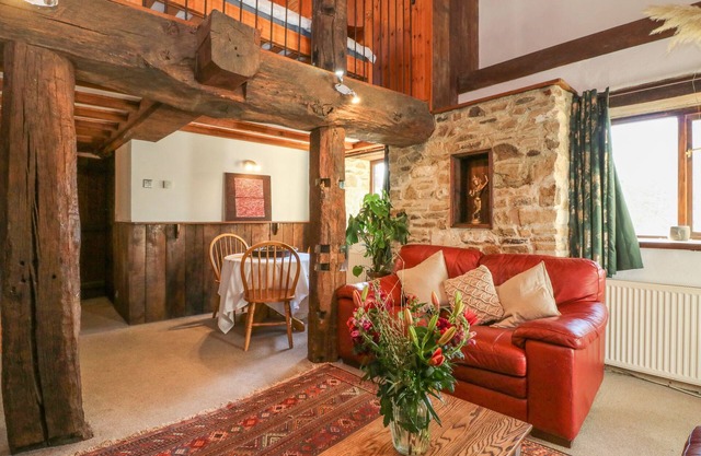 THE OLD MILL, pet friendly, character holiday cottage in Bridestowe