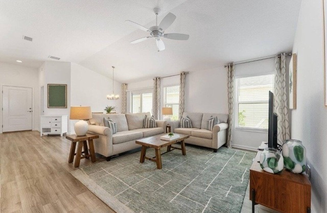 The Palm Tree Pad - 3/2 Home