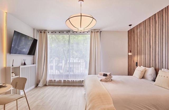 THE Parisian Suite/Center of Paris