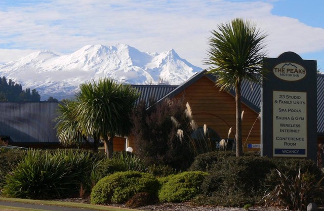The Peaks Motor Inn