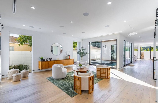 The Penmar Retreat - Luxurious resort-style oasis