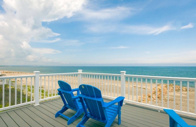 The Perfect Cape Walk-to-Beach Getaway