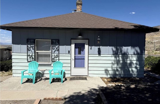 The Purple Door -FRESHLY UPGRADED AIR CONDITIONING NOW AVAILABLE-