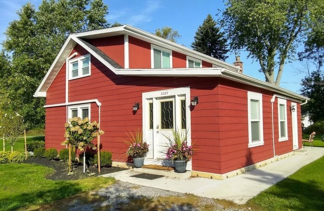 “The Red House” Family friendly vacation home close to beach and lake access.
