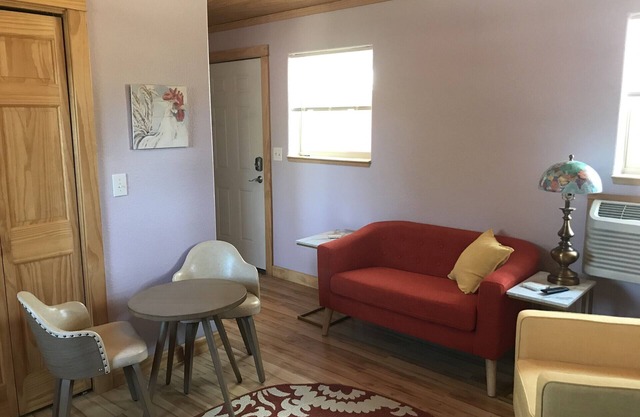 The Red Station by Glacier - Apartment #2 with AC and laundry