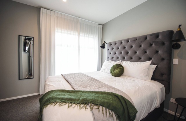 The Residence Fitzroy - Pull out sofa/one bedroom - Sky Tv (Apt 3)