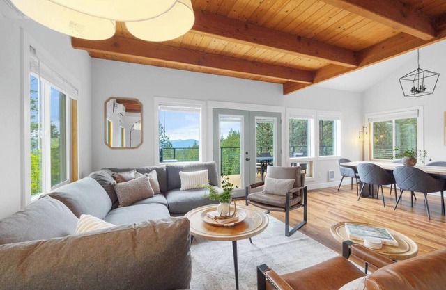 The Retreat on Gold Mountain - Pet Friendly