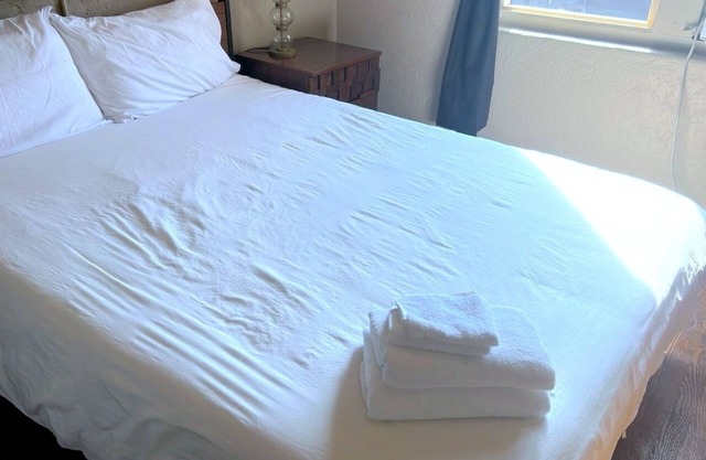 The Retreat You're Looking For | Queen Studio!