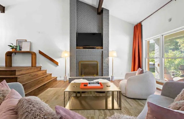 The Rock House Retreat Pet Friendly Hot Tub Oasis