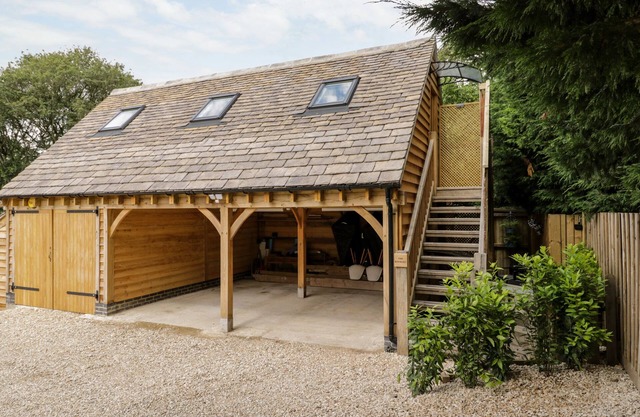 THE ROOKERY, pet friendly, with a garden in Burford