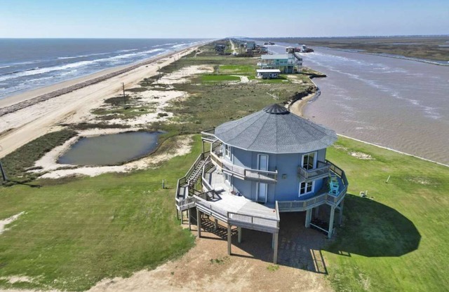 THE ROUND HOUSE AT SARGENT BEACH AMAZING 360 DEGREE VIEWS