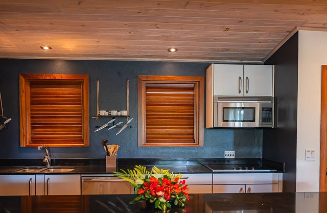 The Royal Nonsuch: An Oceanfront Escape