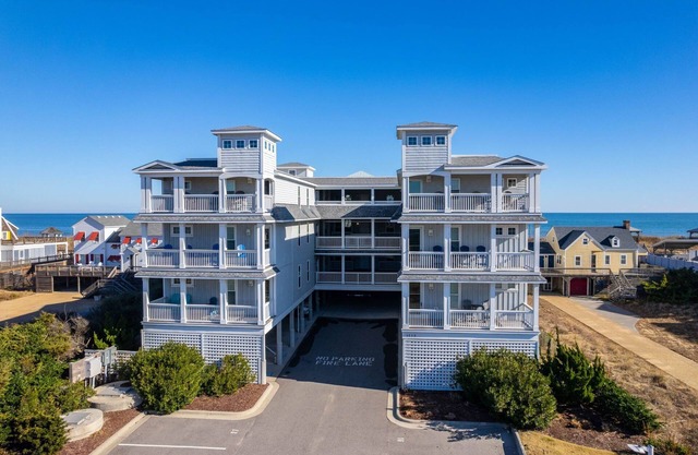 The Sand Dollar: Oceanfront Condo, Community Pool, Great Ocean Views!