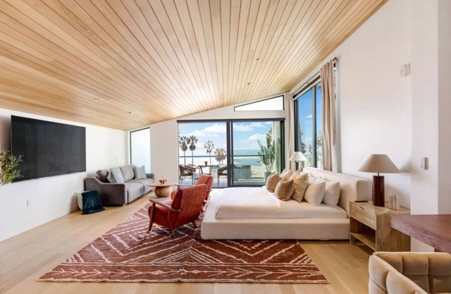 The Santa Monica Sunset - 5,000 sq ft of beachfront luxury