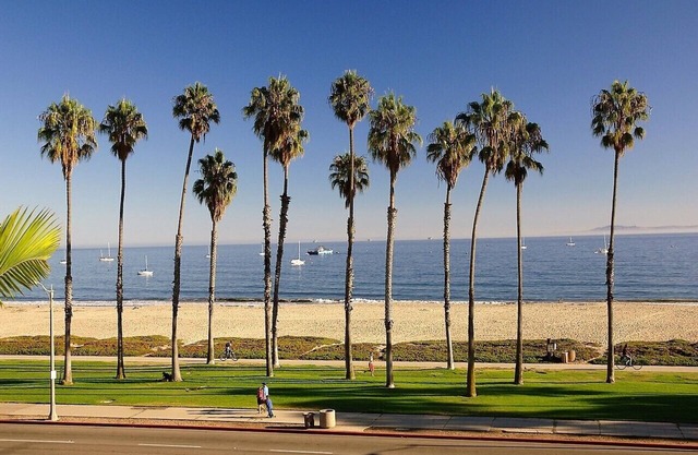 The Sea Captain's House - Coastal East Beach Luxury